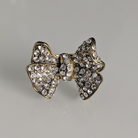 Crystal embedded bow plated gold ring - Picture 1 of 4